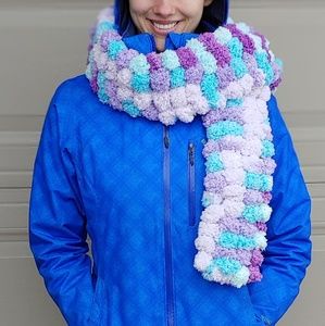 RED HEART WOMEN'S SCARF